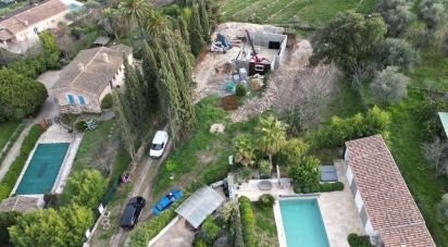 Land of 700 m² in Grasse (06130)