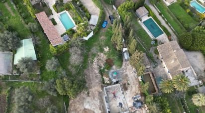 Land of 700 m² in Grasse (06130)