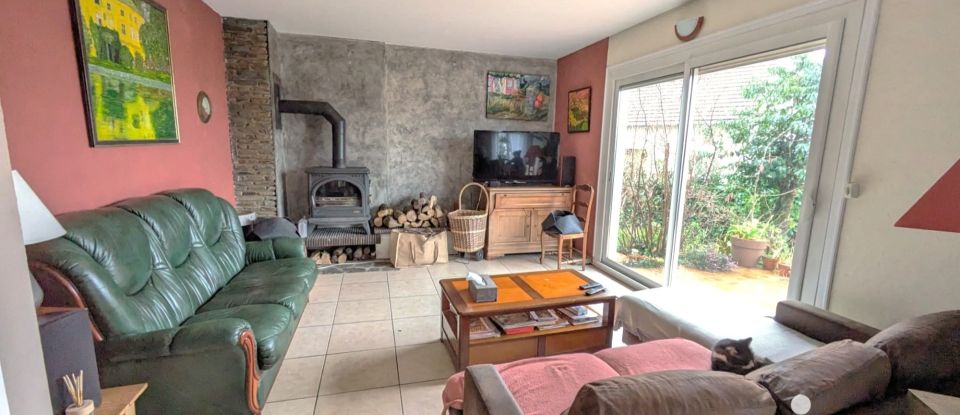 Traditional house 7 rooms of 150 m² in NOTRE-DAME-DE-GRAVENCHON (76330)