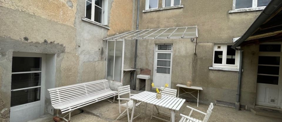 Town house 6 rooms of 125 m² in Villedieu-sur-Indre (36320)