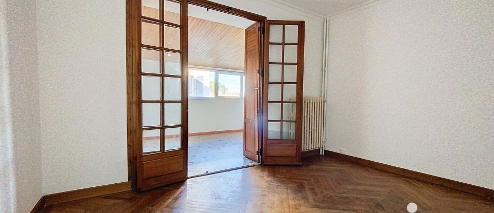 Traditional house 7 rooms of 120 m² in Pierrelatte (26700)
