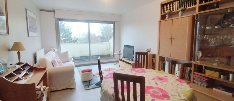 Apartment 3 rooms of 71 m² in Les Ulis (91940)