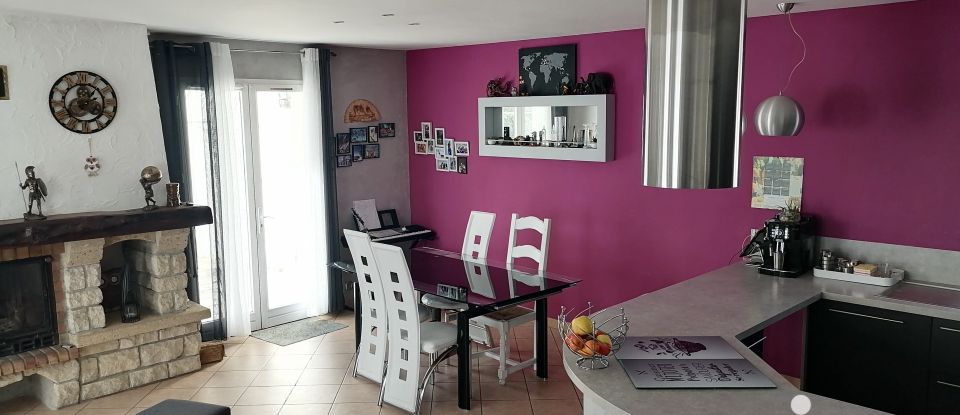 Traditional house 4 rooms of 90 m² in Jonquières (84150)