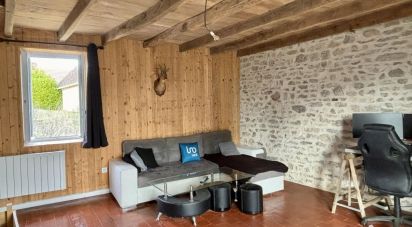 House 5 rooms of 107 m² in Le Veurdre (03320)