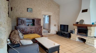 Traditional house 4 rooms of 92 m² in Montguyon (17270)