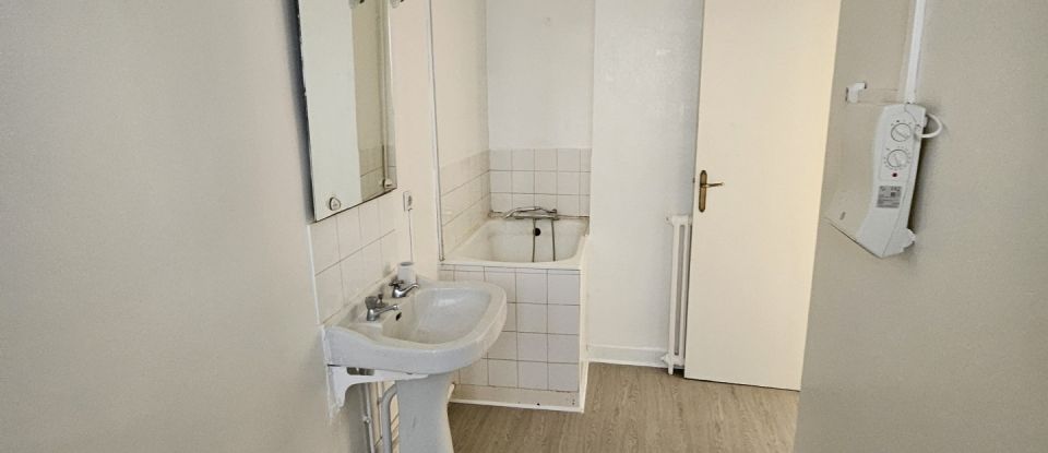 Apartment 1 room of 33 m² in Pau (64000)