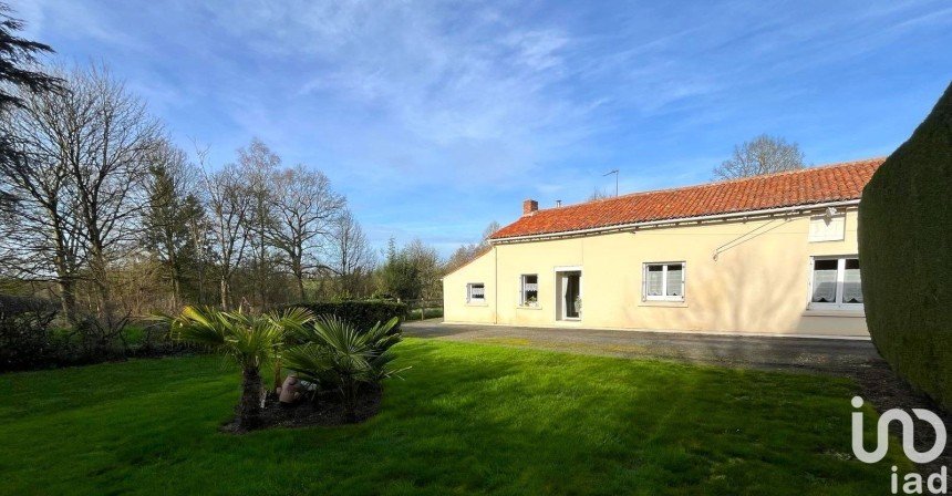 House 4 rooms of 96 m² in Beaupréau-en-Mauges (49510)
