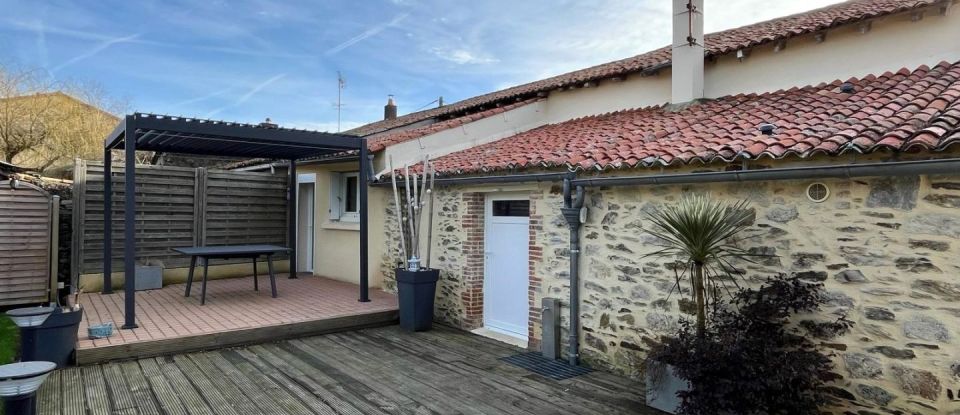 House 4 rooms of 96 m² in Beaupréau-en-Mauges (49510)