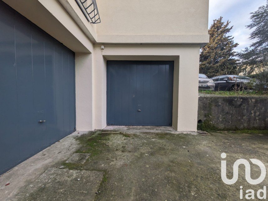 Parking of 83 m² in Gardanne (13120)