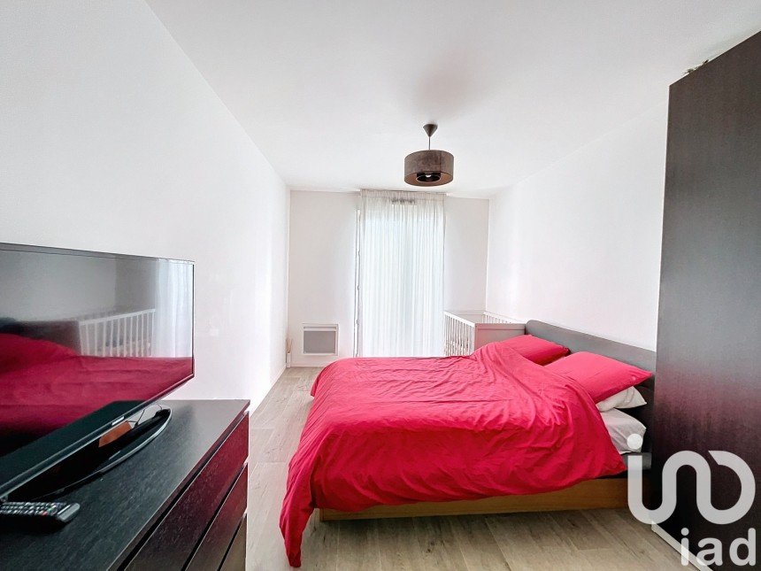 Apartment 3 rooms of 65 m² in Thiais (94320)