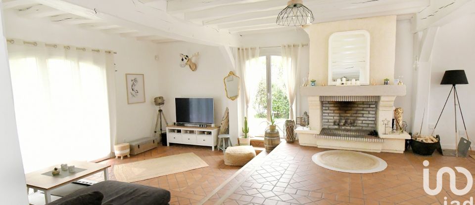 Traditional house 7 rooms of 214 m² in Saint-Fargeau-Ponthierry (77310)