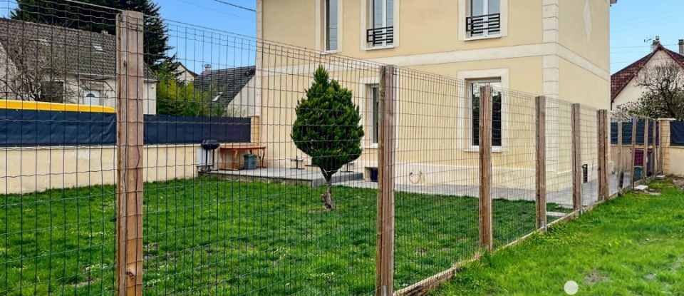 Traditional house 6 rooms of 140 m² in Montfermeil (93370)