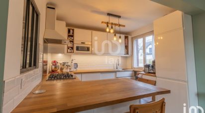 House 5 rooms of 99 m² in Houilles (78800)