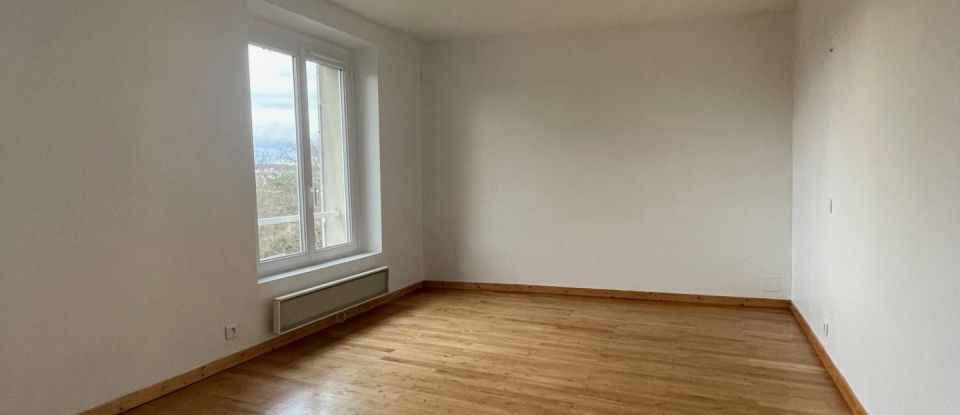 Apartment 3 rooms of 88 m² in Luzarches (95270)