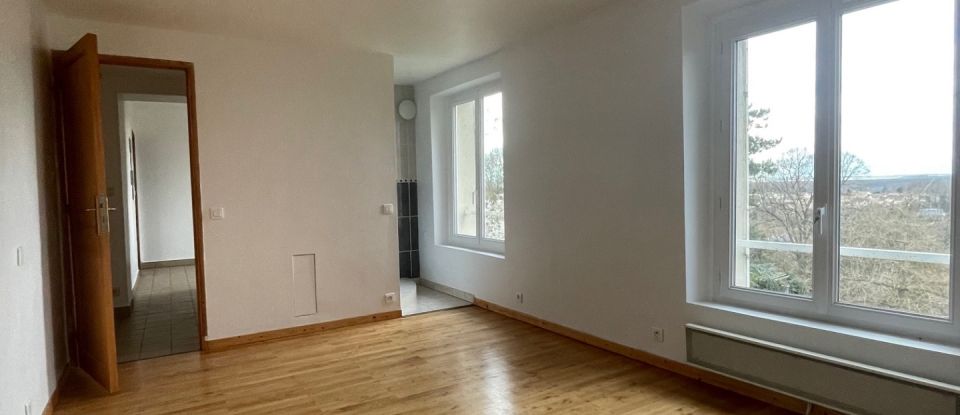 Apartment 3 rooms of 88 m² in Luzarches (95270)