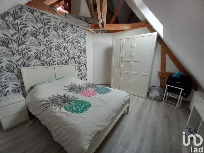 House 10 rooms of 251 m² in Cinq-Mars-la-Pile (37130)