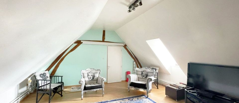 House 6 rooms of 169 m² in Grandvilliers (60210)