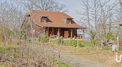 House 5 rooms of 130 m² in Chenailler-Mascheix (19120)