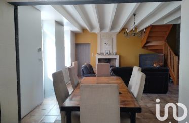 House 8 rooms of 170 m² in Fontaine-Chalendray (17510)