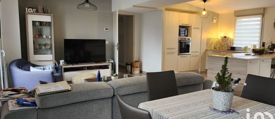 Apartment 3 rooms of 84 m² in Blanquefort (33290)