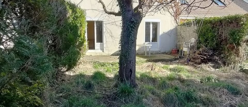 House 4 rooms of 106 m² in Brienne-le-Château (10500)