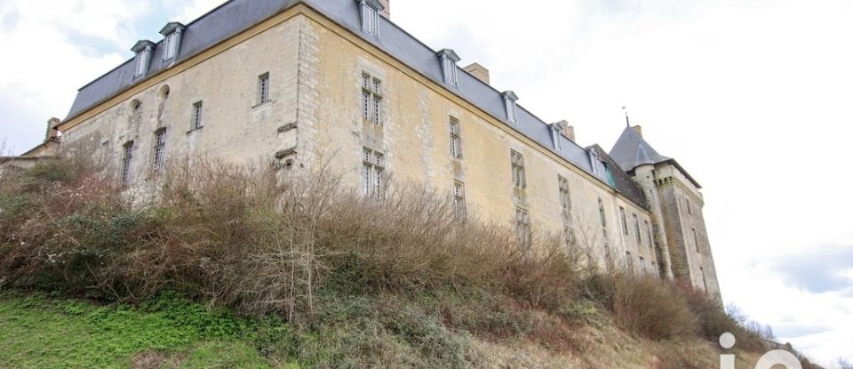Castle 37 rooms of 2,000 m² in Chalais (16210)
