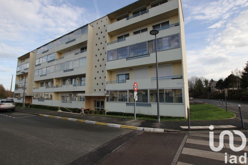 Apartment 3 rooms of 67 m² in Saint-Quentin (02100)