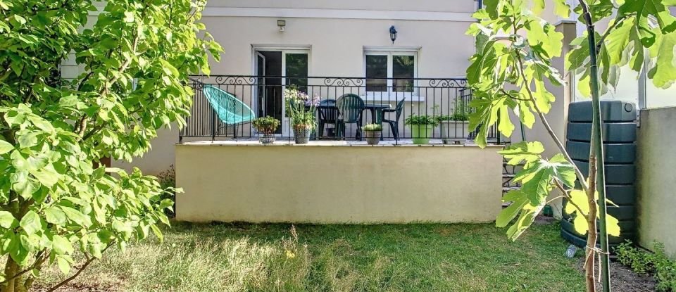 House 6 rooms of 166 m² in Fresnes (94260)