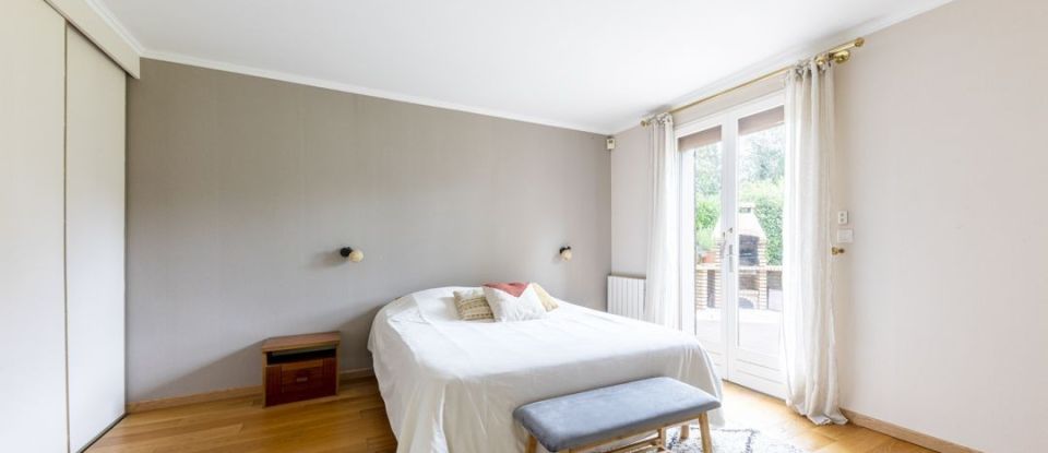 House 6 rooms of 200 m² in Magny-en-Vexin (95420)