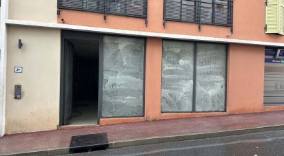 Commercial walls of 112 m² in Fréjus (83600)