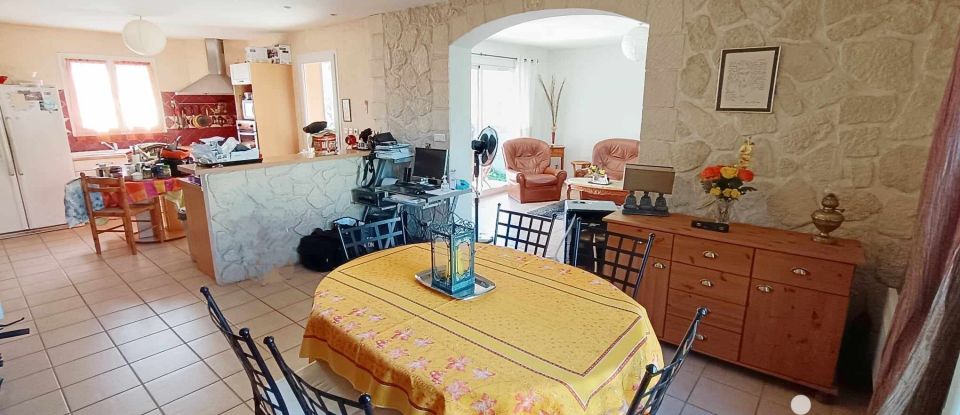 Traditional house 5 rooms of 125 m² in Milhaud (30540)
