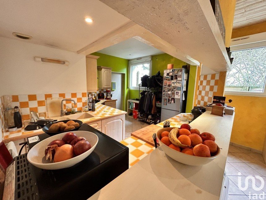 Apartment 8 rooms of 145 m² in Bellevigne-en-Layon (49750)