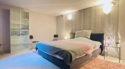 Appartement 3 pièces de 87 m² à Bordeaux (33000)