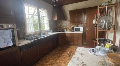 House 10 rooms of 150 m² in Saint-Coulitz (29150)