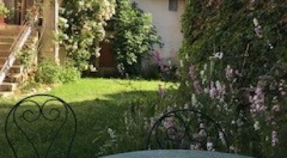 Country house 9 rooms of 174 m² in Saint-Trinit (84390)