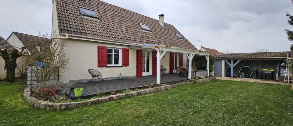 House 8 rooms of 155 m² in Moret Loing et Orvanne (77250)