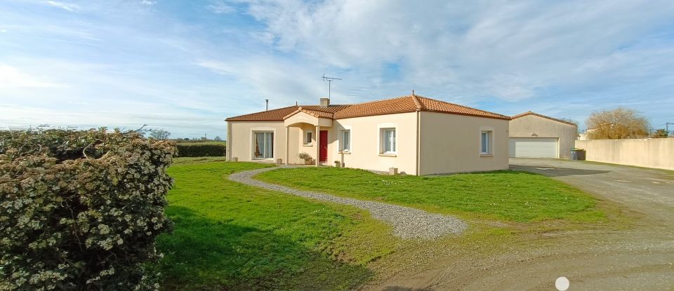 Maison traditionnelle 8 pièces de 174 m² à Vieillevigne (44116)