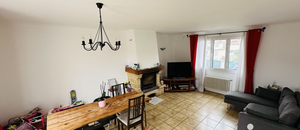 Maison traditionnelle 4 pièces de 130 m² à Pontault-Combault (77340)