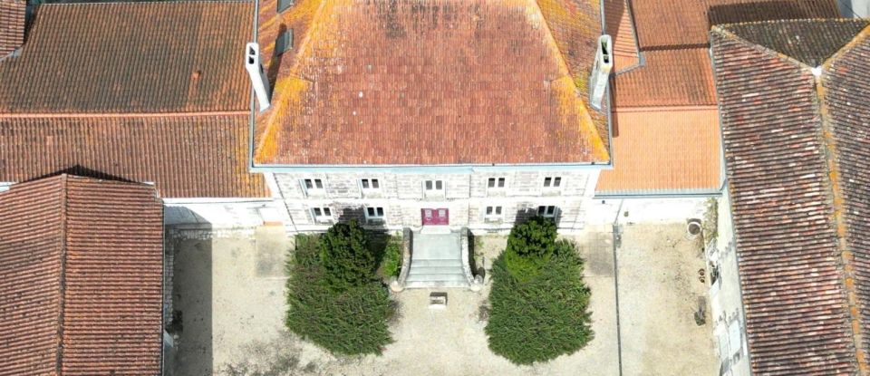 Mansion 14 rooms of 384 m² in Saint-Palais-du-Né (16300)