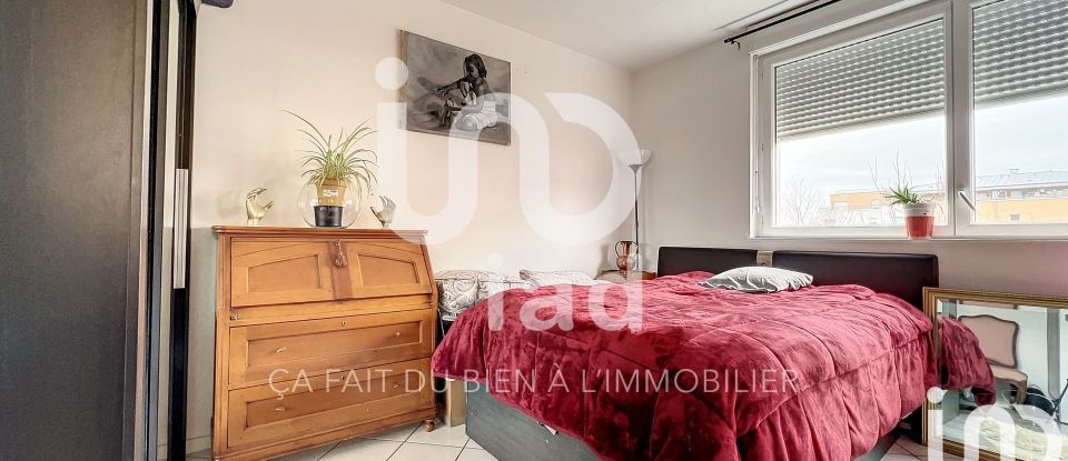 Apartment 3 rooms of 54 m² in Lieusaint (77127)