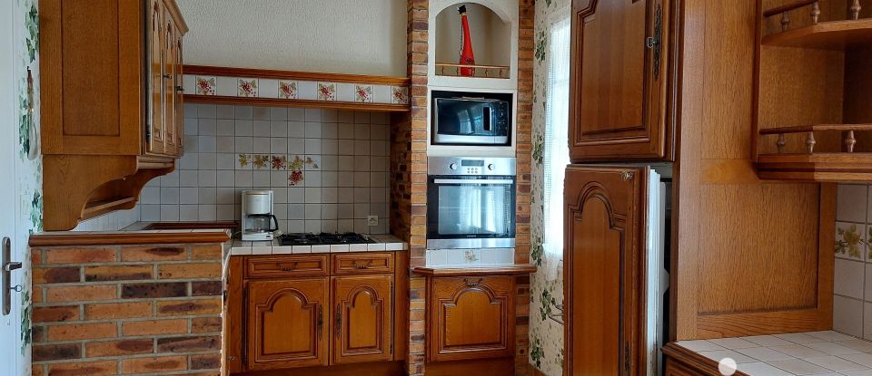 Traditional house 7 rooms of 158 m² in Warluis (60430)