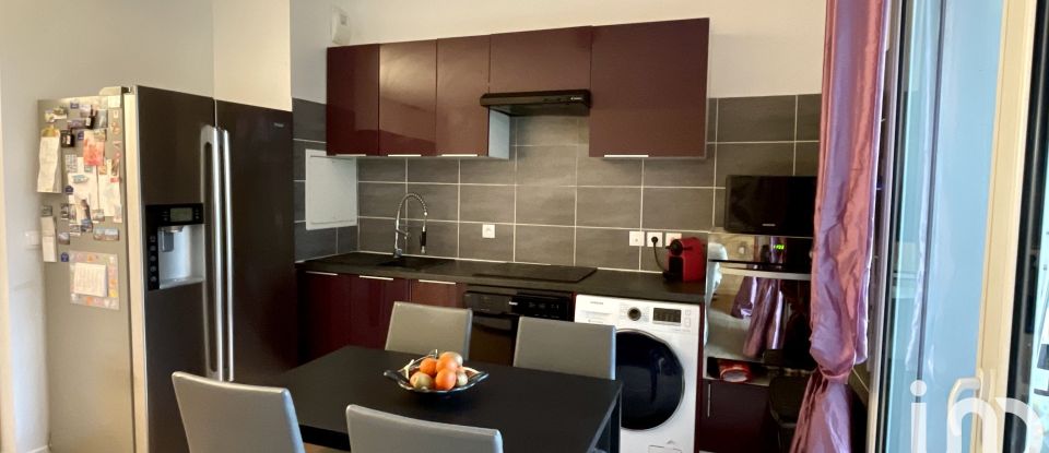 Apartment 3 rooms of 60 m² in Stains (93240)
