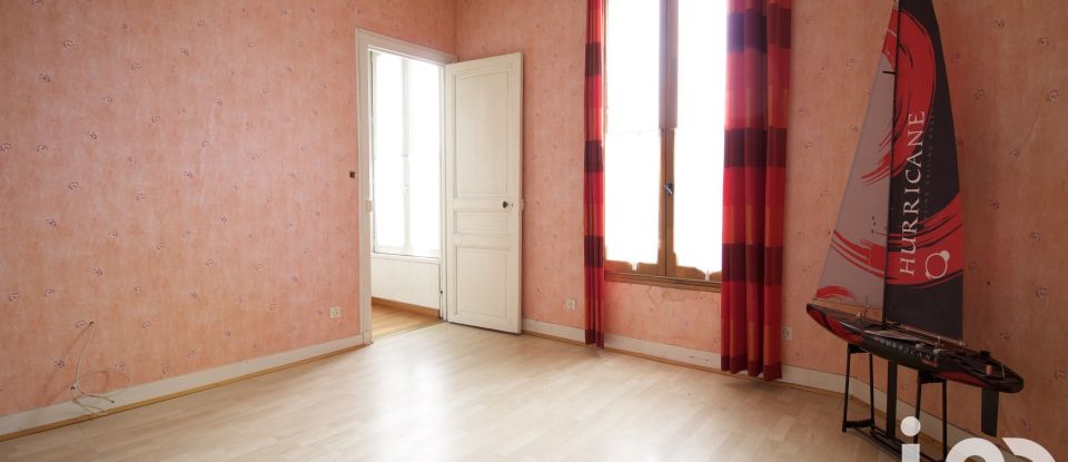 House 6 rooms of 113 m² in Montfermeil (93370)