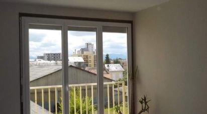 Apartment 3 rooms of 70 m² in Tarbes (65000)