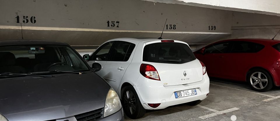 Parking/garage/box de 12 m² à Paris (75012)