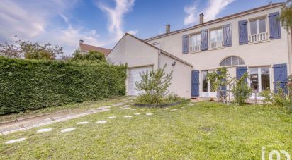 House 8 rooms of 150 m² in Jouy-le-Moutier (95280)