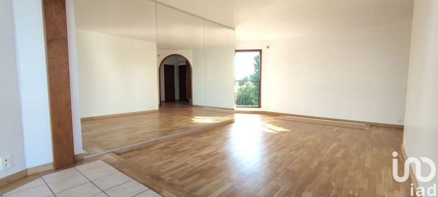 Apartment 4 rooms of 72 m² in LE CHESNAY-ROCQUENCOURT (78150)