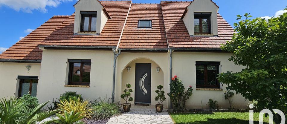 Maison traditionnelle 6 pièces de 151 m² à Santeny (94440)