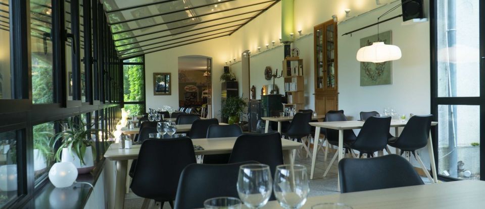Hotel-restaurant of 737 m² in Montsauche-les-Settons (58230)