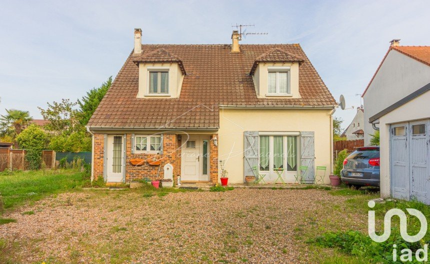 Traditional house 6 rooms of 126 m² in Méry-sur-Oise (95540)